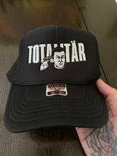 Load image into Gallery viewer, Sin Egen Motståndare Embroidered Trucker Hat