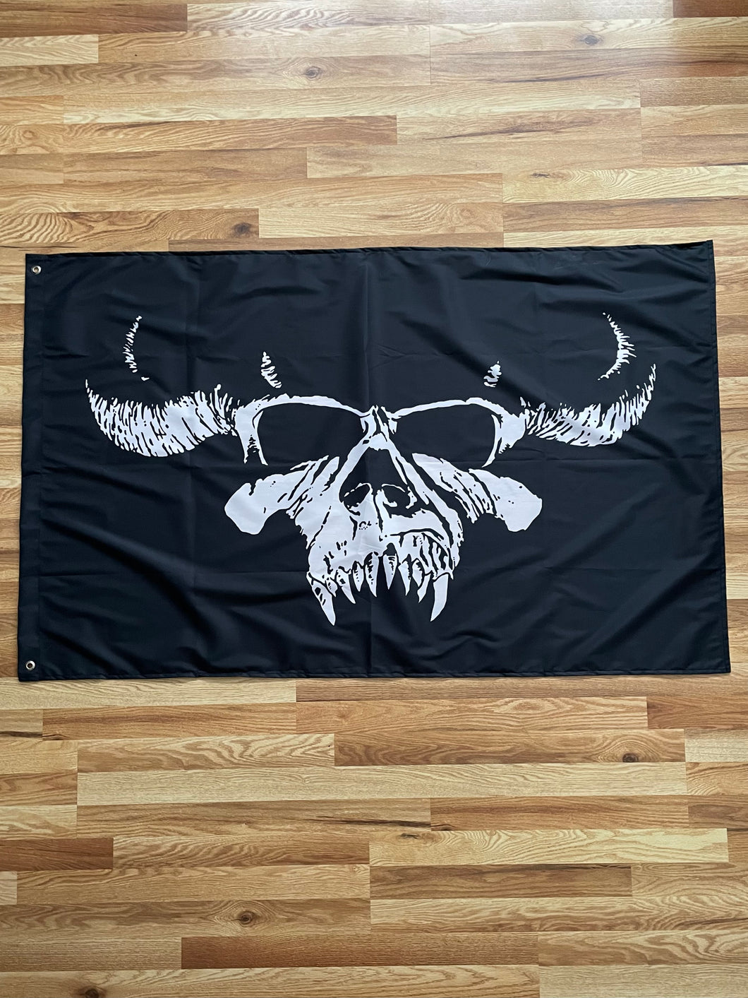 Crystar Skull Flag