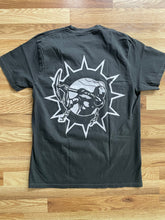 Load image into Gallery viewer, The Chainheart Machine Shirt Pepper
